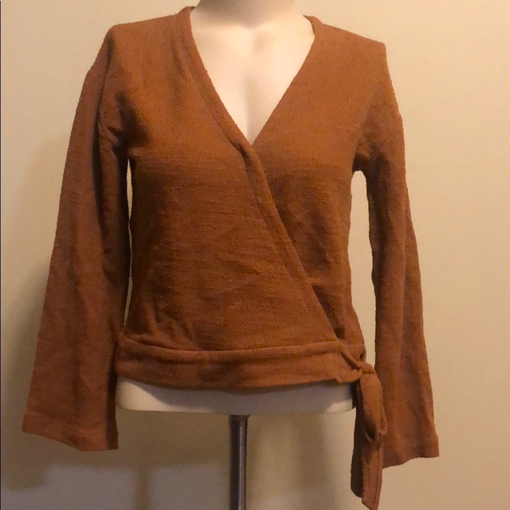 Texture and thread top